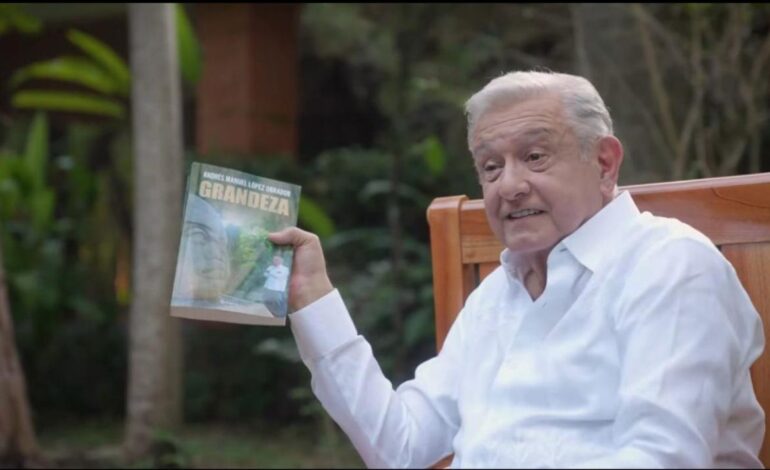  El ex presidente Andrés Manuel López Obrador presentó su nuevo libro titulado “Grandeza”