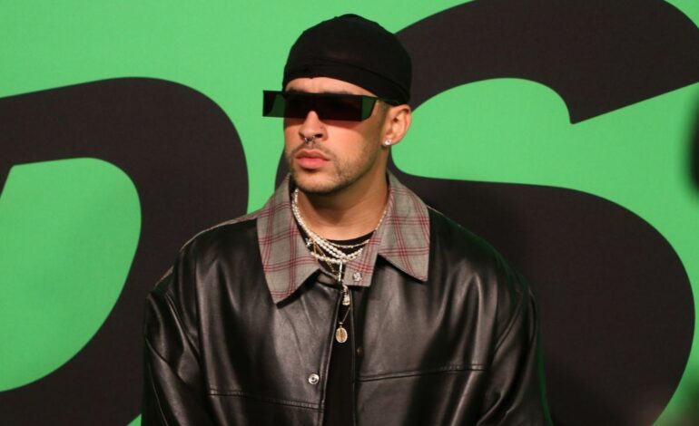  Bad Bunny vuelve a coronarse como el artista más escuchado del mundo en 2025
