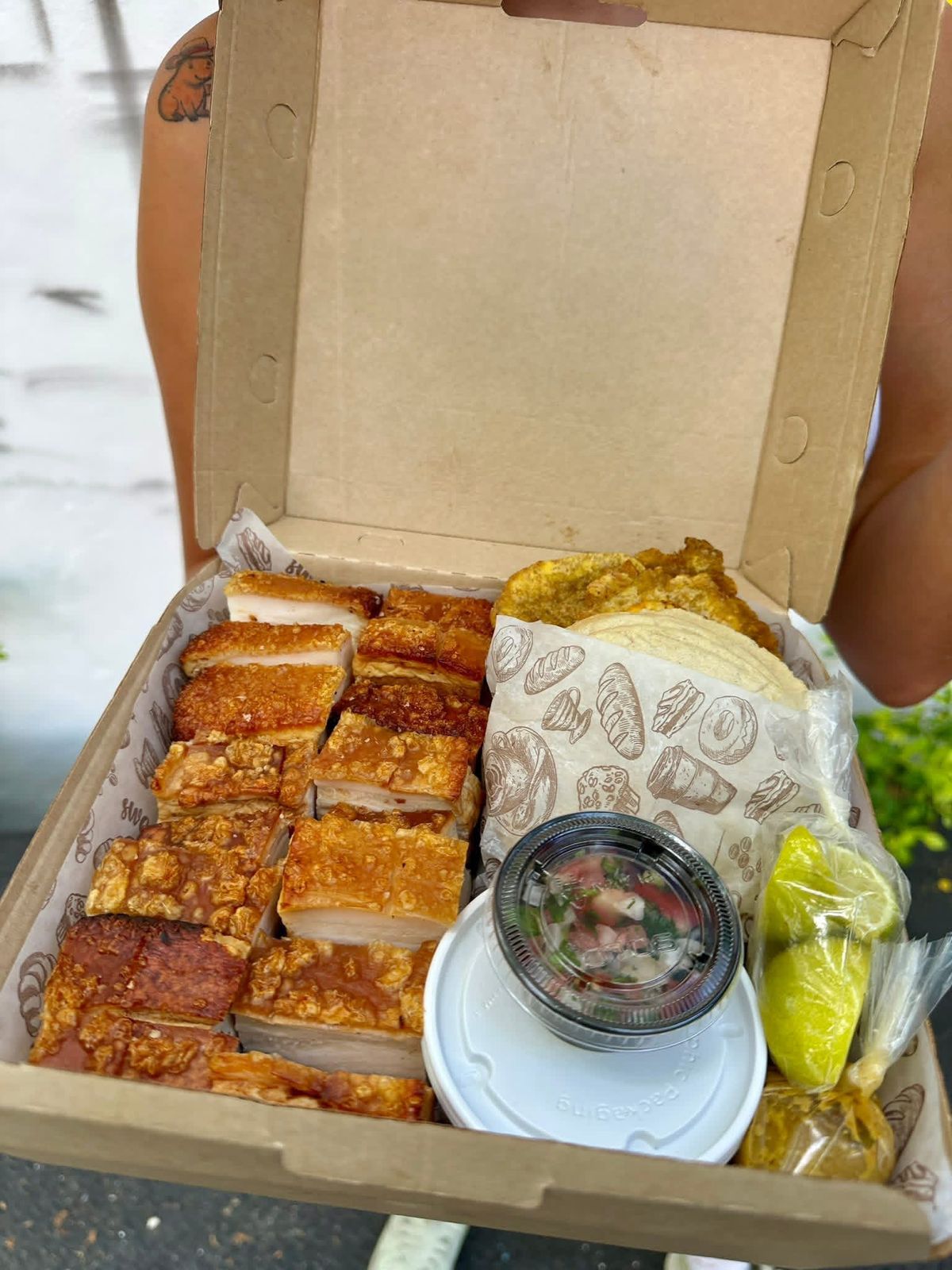 Polémica en Mérida: Restaurante colombiano Parceros ofrece «castacán» a 749 pesos